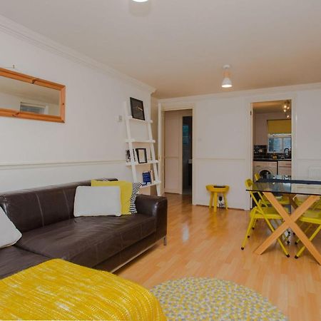 Contemporary 1Bedroom Flat In Camberwell Oval 伦敦 外观 照片